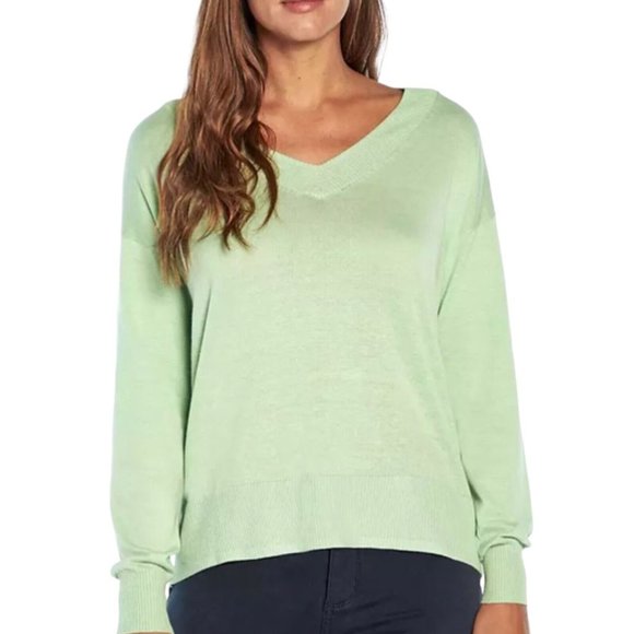NEW Gap Womens Size XS Sage Green Relaxed Fit Lightweight V-Neck Sweater - Picture 1 of 5